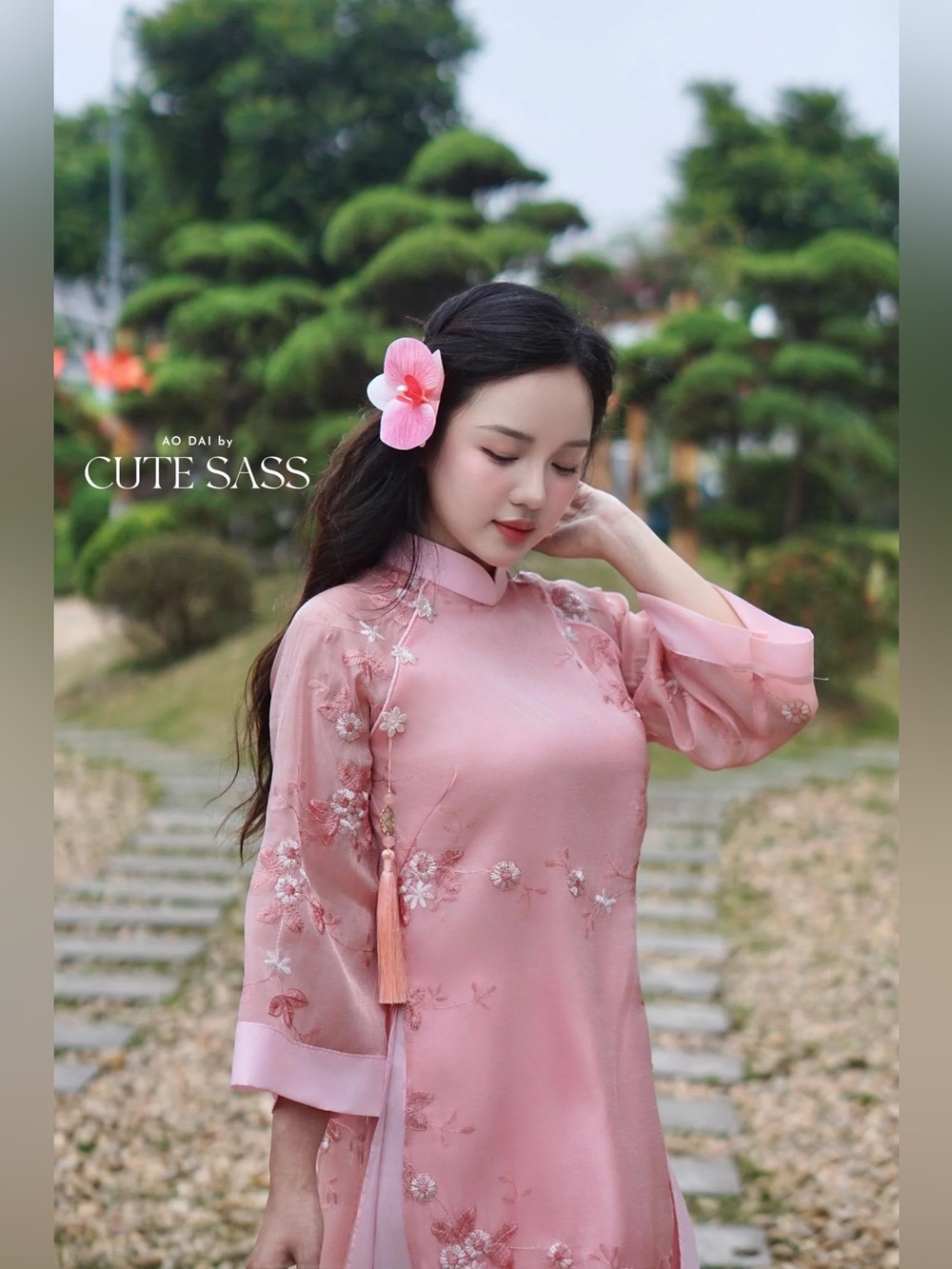 NEW! CUTE SASS Shifted Embroidery Chiffon with Clover Tassel Ao Dai (Pink)